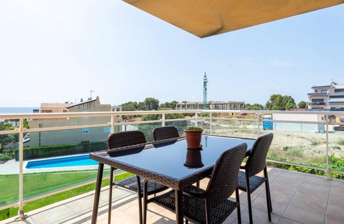 Costa Dorada Apartment | Penthouse with terrace and pool 100m beach