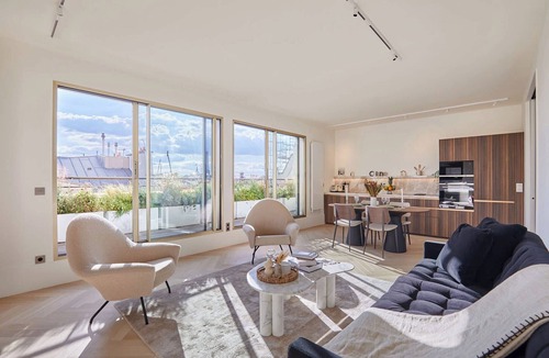 Madeleine Apartment | Penthouse with view of the Eiffel Tower-Faubourg