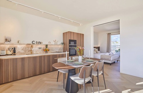 Madeleine Apartment | Penthouse with view of the Eiffel Tower-Faubourg
