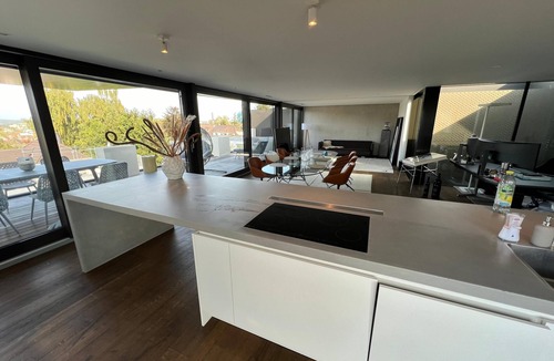 Oerlikon Apartment | Penthouse with whirlpool & huge terrace