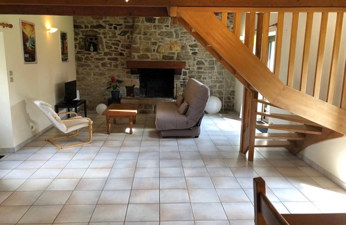 Roscanvel House | Penty Breton character near sea and coastal path