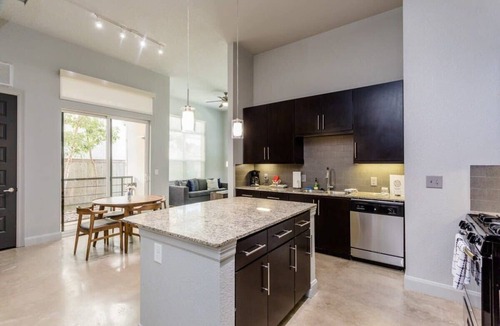 The Galleria Apartment | Peony At Millennium - Elegant 2 BDR in Houston