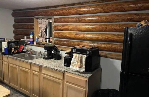 Cardin Cabin | Peoria Hills Cabin.