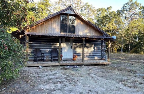 Cardin Cabin | Peoria Hills Cabin.