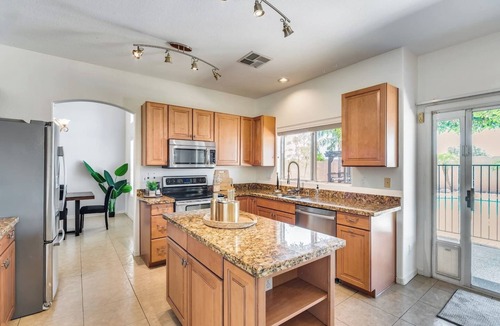 Peoria House | Peoria Home with Heated Pool + Hot Tub