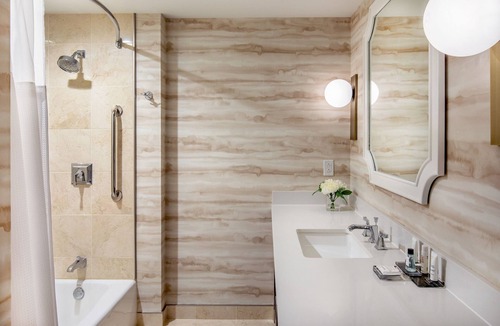 Peoria Hotel | Peoria Marriott Pere Marquette
