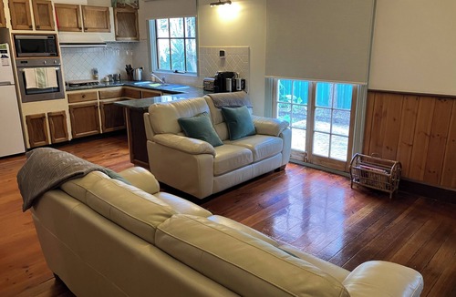 Echuca House | Peppercorn Cottage Echuca