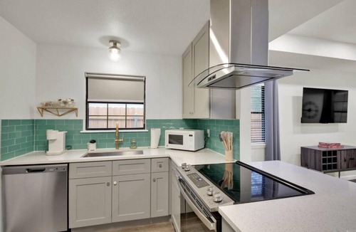 Taylor House | Peppercorn Teal - Locally Run!