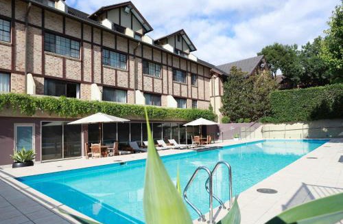 Castle Hill Hotel | Peppers The Hills Lodge