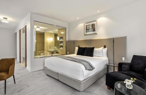 Adelaide Central Business District Hotel | Peppers Waymouth Hotel