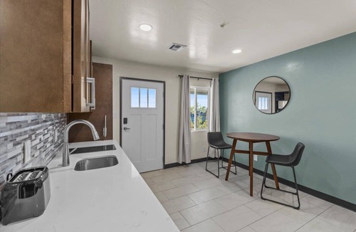 Safford Apartment | Peppertree Studios D5