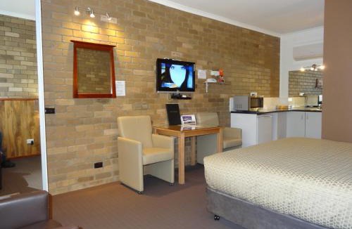 Delacombe Hotel | Peppinella Motel