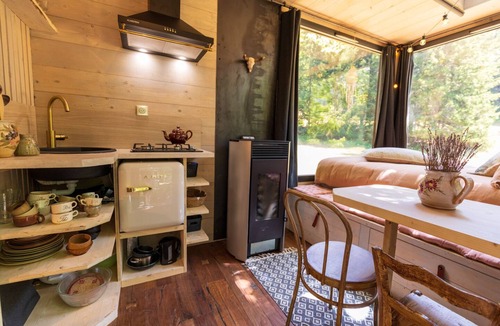 Autrans Cabin | Perched hut La Résilience, on the Vercors plateau