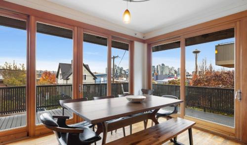Lower Queen Anne House | Perch - Aloha Viewpoint