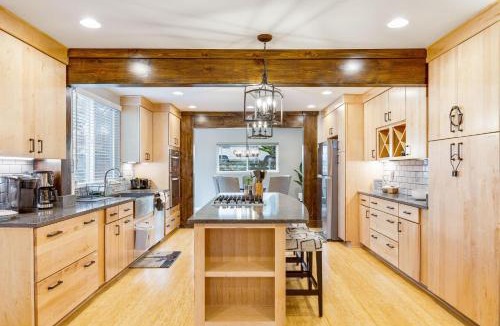 Mid-Beacon Hill House | Perch - Beacon Hill Abode