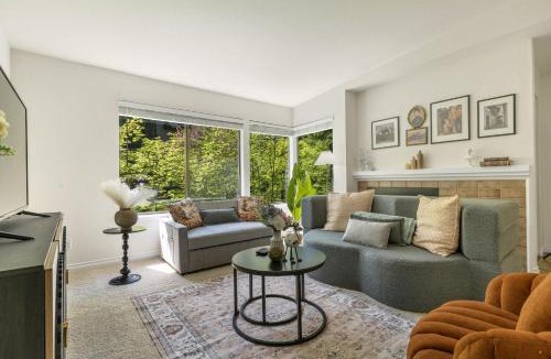 Northwest Bellevue House | Perch - Bellevue Retreat