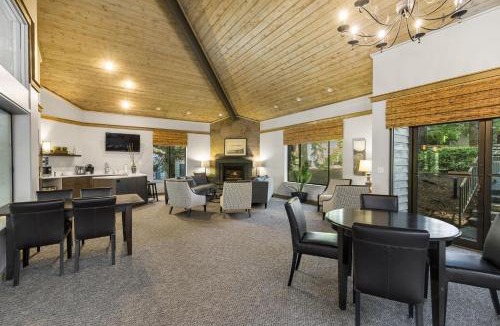 Northwest Bellevue House | Perch - Bellevue Retreat