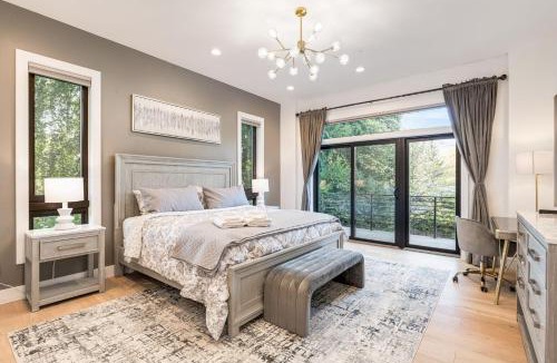 West Bellevue House | Perch - Bellevue Splendor