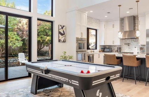 West Bellevue House | Perch - Bellevue Splendor