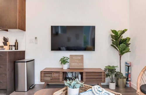 Minor House | Perch - Centro Guesthouse E: Cozy Townhome w/Parking, Deck & Pet Friendly