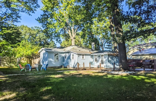 Spring Lake House | Perch Cottage l Sunny Days & Firepit Nights