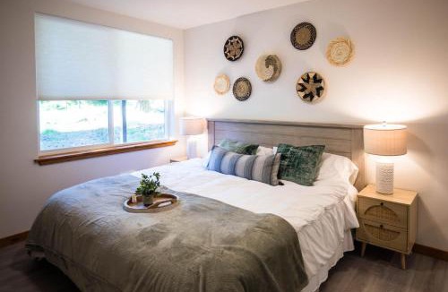 Paradise Estates House | Perch - Evergreen Cabin