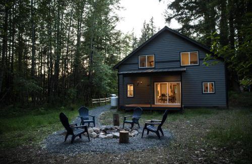 Paradise Estates House | Perch - Evergreen Cabin