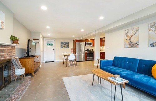 Shoreline House | Perch - Gathering Spot Lower: Cute two bedroom suite, spacious backyard