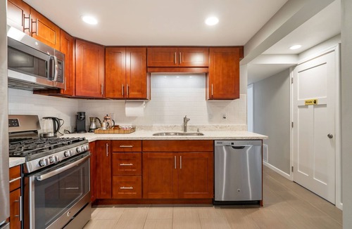 Shoreline House | Perch - Gathering Spot Lower: Cute two bedroom suite, spacious backyard