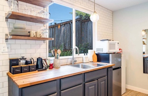 North Beach/Blue Ridge Apartment | Perch - Great Ballard location! Modern Studio w/parking