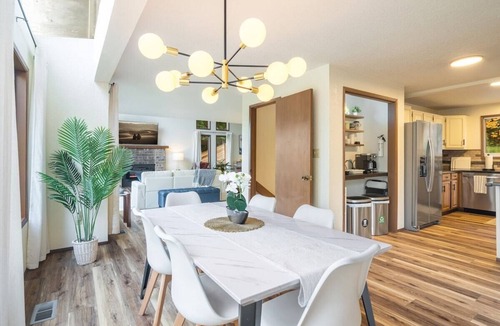 Kenmore House | Perch - Hot tub Forest Retreat