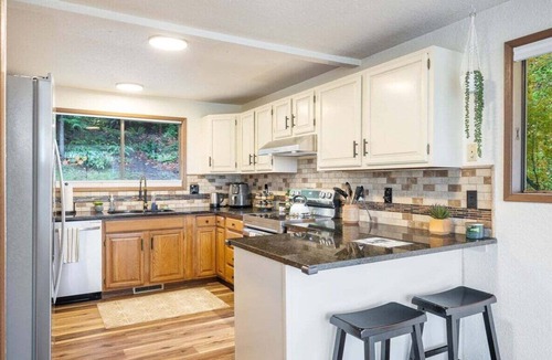 Kenmore House | Perch - Hot tub Forest Retreat