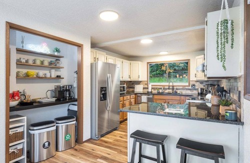 Kenmore House | Perch - Hot tub Forest Retreat