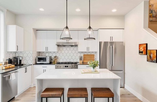 Lower Queen Anne House | Perch – Modern 3BR/3.5BA Near Space Needle | Great Views!