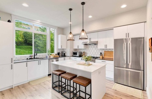 Lower Queen Anne House | Perch – Modern 3BR/3.5BA Near Space Needle | Great Views!