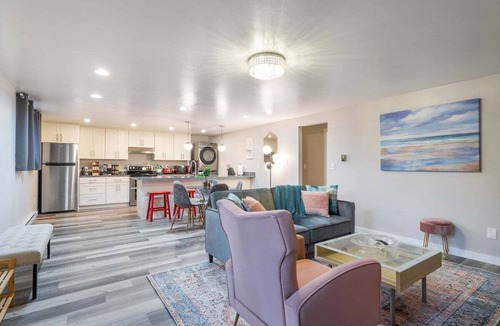 North Queen Anne Apartment | Perch - Queen Ann Flat: Spacious and Cozy 2BR home w/Parking