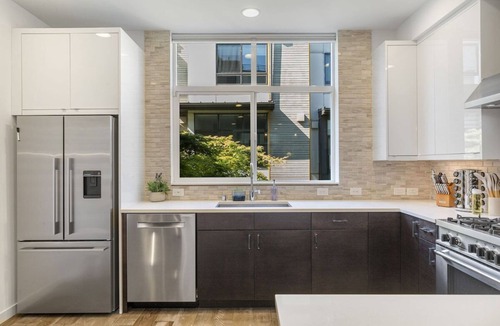 Lower Queen Anne House | Perch - Walk to Space Needle | 3BR/2BA Home w Parking!