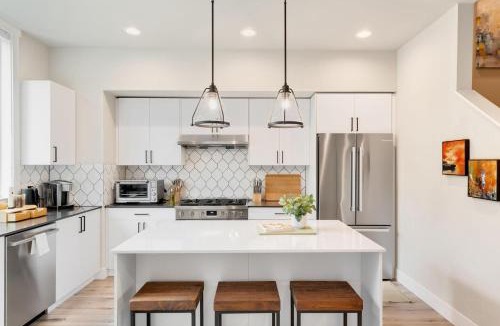 Lower Queen Anne House | Perch - Wanderlusts Hidden Gem