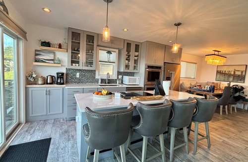 Bodega Bay House | Perched above the Pacific Coast