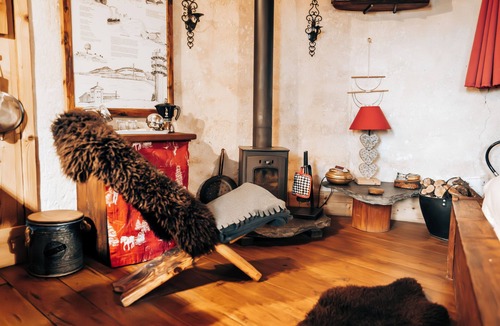 Collonges-sous-Saleve Cabin | Perched hut Les Pitons