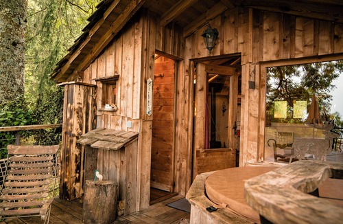 Collonges-sous-Saleve Cabin | Perched hut Les Pitons