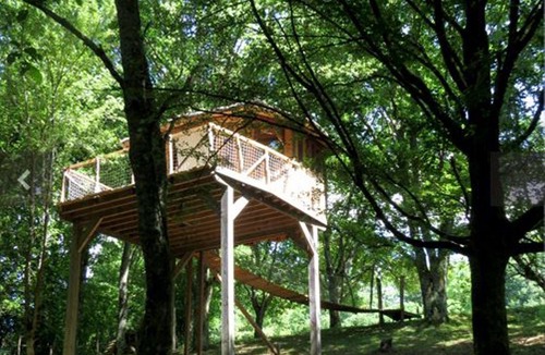 Donzy House | Perched guest room