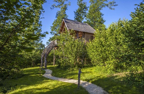 Savignac-de-Miremont Cabin | perched hut with private spa