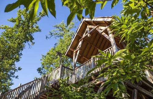 Savignac-de-Miremont Cabin | perched hut with private spa