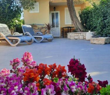 Cove Tri Zala (Zrnovo) Apartment | PERE