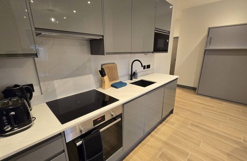 West Finchley Apartment | Perfect 1-Bed | Work & Leisure