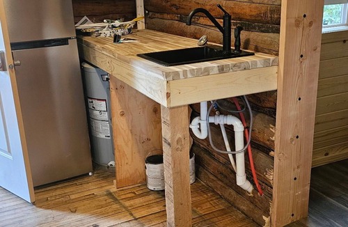 Cokeville Cabin | Perfect 1-bedroom, 1-bath Modern Rustic Cabin