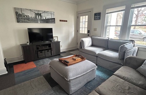 Northeast Minneapolis House | Perfect 1-bedroom house in vibrant Minneapolis