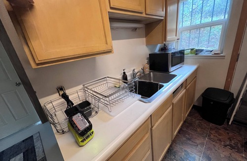 Bryn Mawr-Skyway House | Perfect 1-bedroom house in welcoming Seattle neighborhood