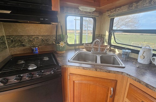 Placedo House | Perfect 1-bedroom recreational vehicle with AC in Victoria